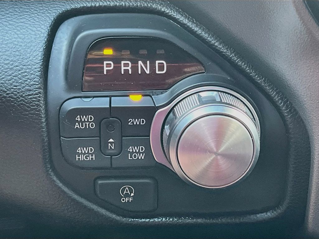 Used 2025 RAM 1500 Laramie AWD/4WD image 17