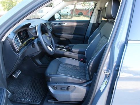Certified 2025 Volkswagen Atlas SEL Premium R-Line image 11