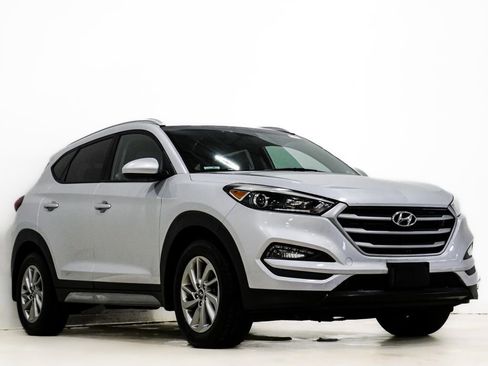 Used 2017 Hyundai Tucson SE image 1