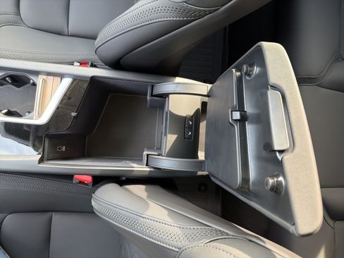 New 2026 Volvo XC60 B5 Plus w/ Protection Package Premier image 33