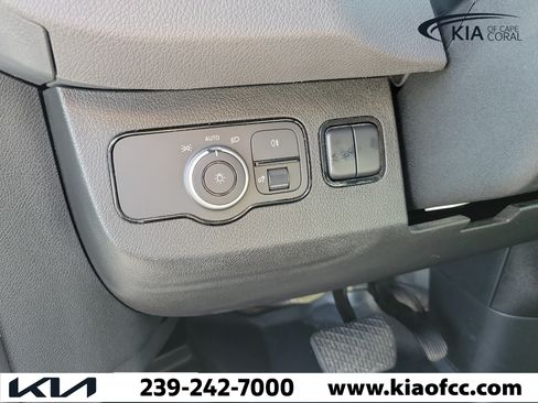 Used 2025 Mercedes-Benz Sprinter 2500 image 25