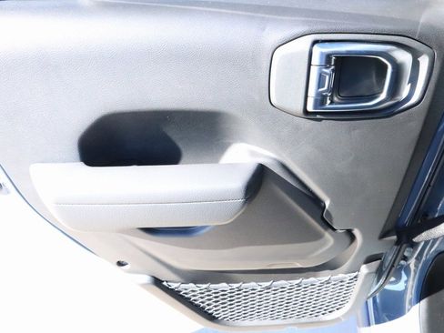 New 2026 Jeep Wrangler Unlimited Rubicon w/ Convenience Group image 16