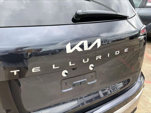 Used 2025 Kia Telluride SX w/ SX Captain's Chair Package FWD image 58