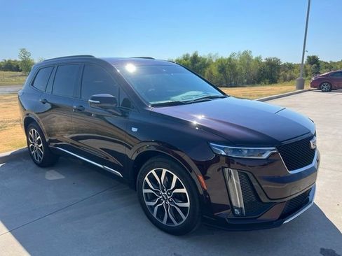 Used 2021 Cadillac XT6 Sport w/ Platinum Package AWD/4WD image 7