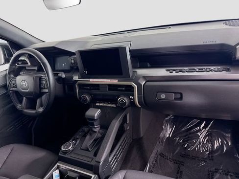 Certified 2025 Toyota Tacoma SR5 AWD/4WD image 27