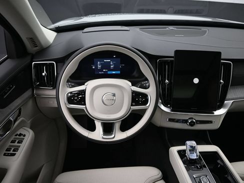 New 2026 Volvo XC90 T8 Ultra w/ Protection Package Premier AWD/4WD image 18