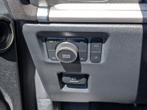 Certified 2025 Ford Expedition Active image 21