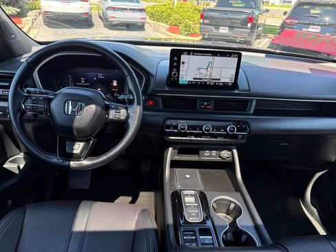 Certified 2025 Honda Pilot Black Edition image 27