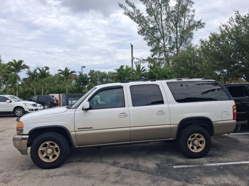 Used 2000 GMC Yukon XL 2500 SLT w/ SLT Marketing Opt Pkg AWD/4WD image 1