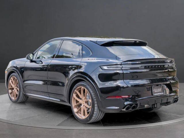 Used 2026 Porsche Cayenne GTS AWD/4WD image 3