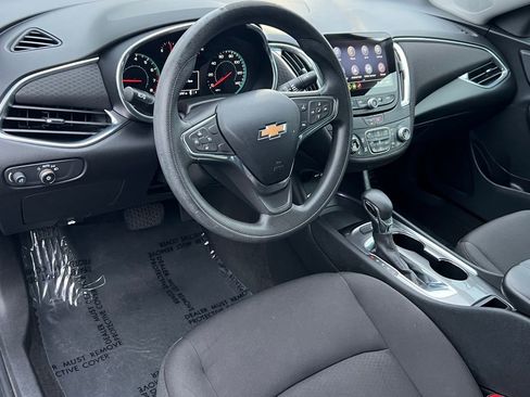Used 2021 Chevrolet Malibu LT image 16