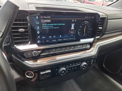 Used 2025 Chevrolet Silverado 1500 LT RWD image 24