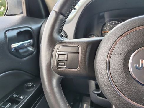 Used 2014 Jeep Patriot High Altitude image 12
