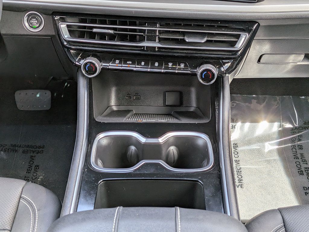 Certified 2025 Chevrolet Traverse LT AWD/4WD image 18
