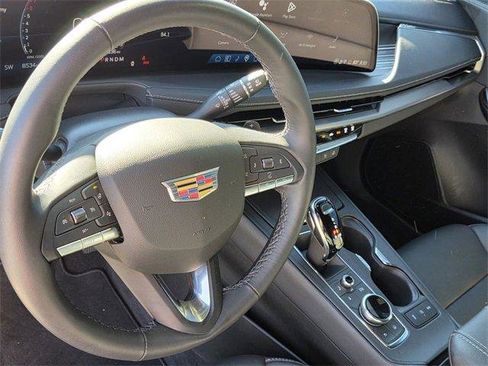 Certified 2025 Cadillac XT4 Premium Luxury image 15