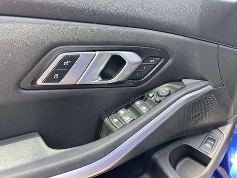 Used 2019 BMW 330i xDrive Sedan w/ M Sport Package AWD/4WD image 17
