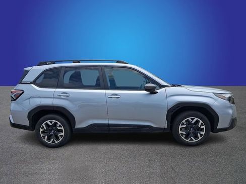 Used 2025 Subaru Forester Premium AWD/4WD image 4