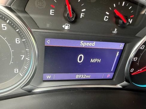 Used 2023 Chevrolet Equinox Premier FWD image 10