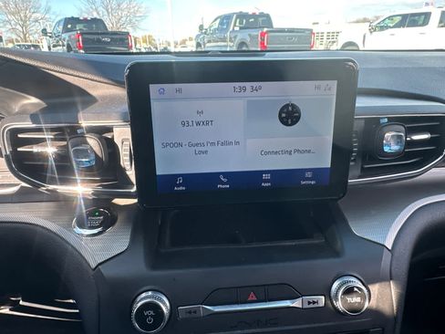 Certified 2020 Ford Explorer XLT w/ Equipment Group 202A image 21