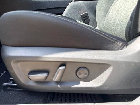 Certified 2024 Nissan Rogue SV FWD image 12