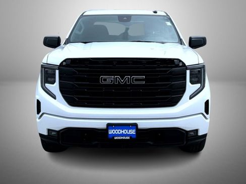 Certified 2022 GMC Sierra 1500 Elevation w/ LPO, Elevation Black Package AWD/4WD image 2