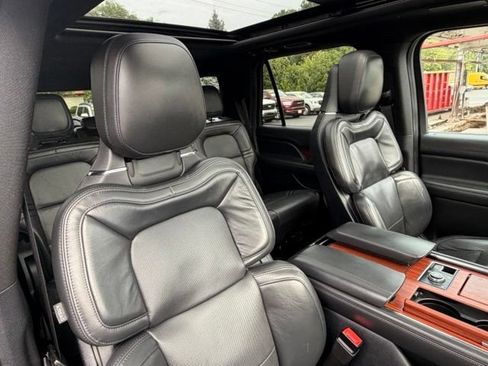 Used 2023 Lincoln Navigator L Reserve AWD/4WD image 32