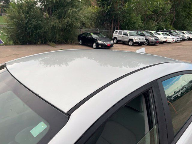 Used 2017 Hyundai Elantra SE FWD image 15