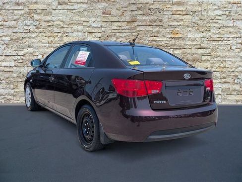 Used 2010 Kia Forte EX FWD image 4