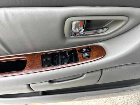 Used 2000 Toyota Avalon XLS image 26