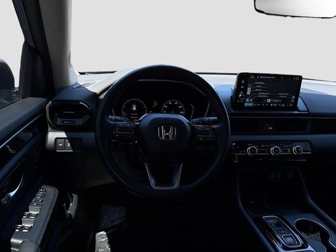 Used 2024 Honda Pilot Touring image 23