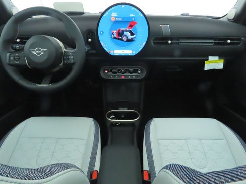Used 2026 MINI Cooper 4-Door Hardtop FWD image 19