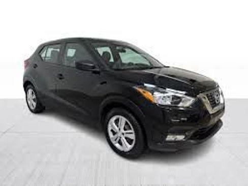Used 2018 Nissan Kicks S FWD image 34