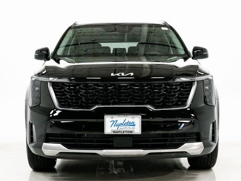 Used 2025 Kia Sorento S image 4