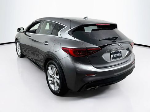 Used 2018 INFINITI QX30 w/ Cargo Package FWD image 5