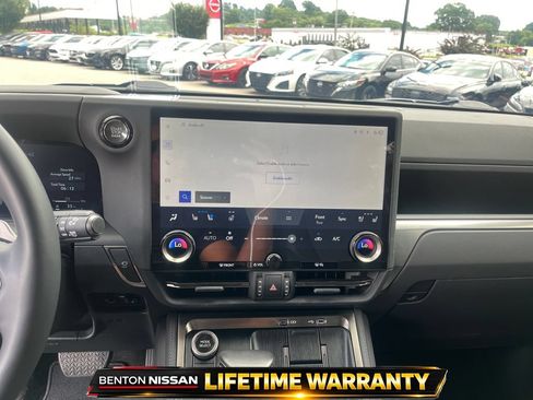 Used 2025 Lexus GX 550 w/ Accessory Package (Z1) AWD/4WD image 17
