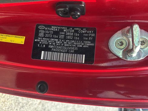 Used 2016 Hyundai Veloster Turbo FWD image 18