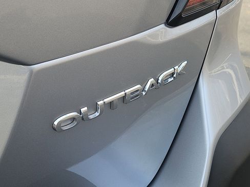 Certified 2025 Subaru Outback Limited image 5