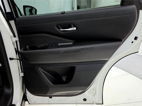 Used 2023 Nissan Pathfinder SL w/ SL Premium Package image 31