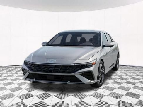 New 2025 Hyundai Elantra SEL image 10