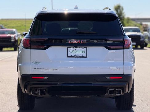 Used 2024 GMC Acadia AT4 w/ Luxury Package AWD/4WD image 8