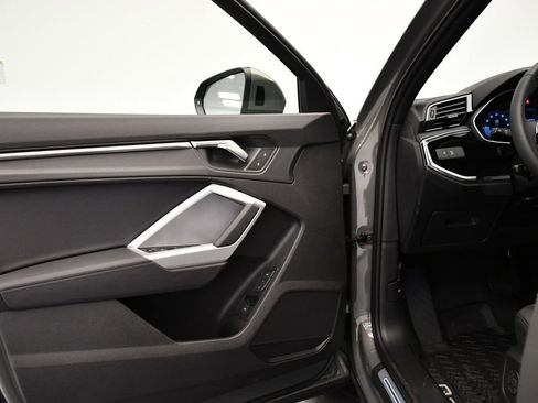 New 2025 Audi Q3 2.0T Premium image 31