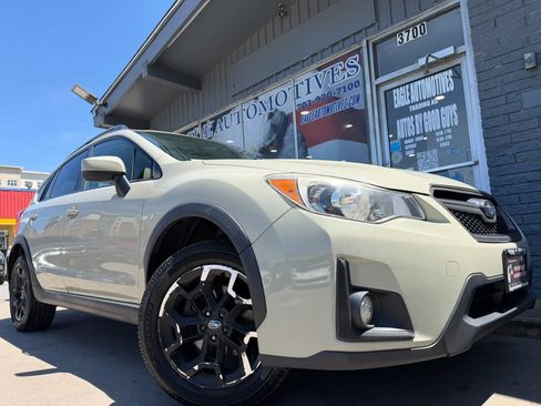 Used 2016 Subaru Crosstrek 2.0i Premium w/ Moonroof Package AWD/4WD image 1