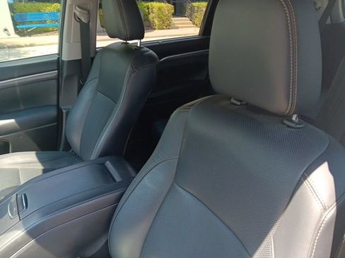 Used 2018 Toyota Highlander Limited Platinum AWD/4WD image 7