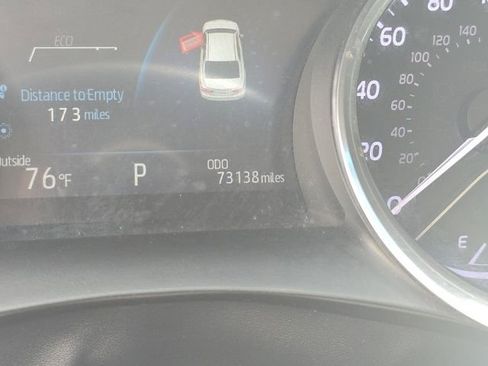Used 2018 Toyota Camry XLE FWD image 14