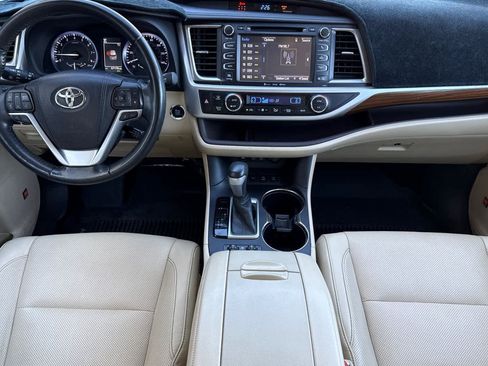 Used 2019 Toyota Highlander Limited Platinum image 13