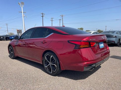 Used 2024 Nissan Altima 2.5 SR w/ SR Premium Package FWD image 5