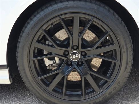 Used 2021 Audi A8 L 3.0T w/ Luxury Package image 9