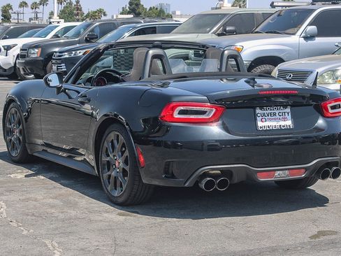 Used 2018 FIAT 124 Spider Abarth RWD image 16