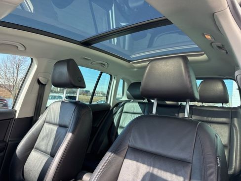 Used 2017 Volkswagen Tiguan Sport image 9