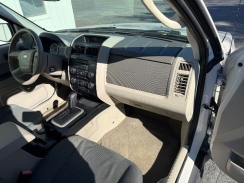 Used 2012 Ford Escape XLS image 9